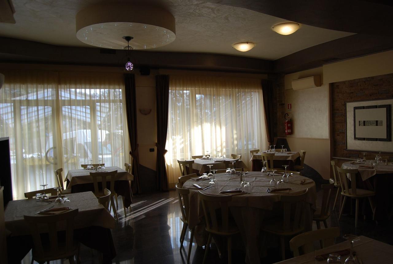 Hotel Iscla Edolo Exterior photo